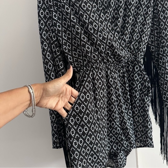 H&M X COACHELLA SHORTS ROMPER WESTERN FRINGE  LOW V-NECK COWGIRL POCKETS, SZ 6 - Picture 4 of 9